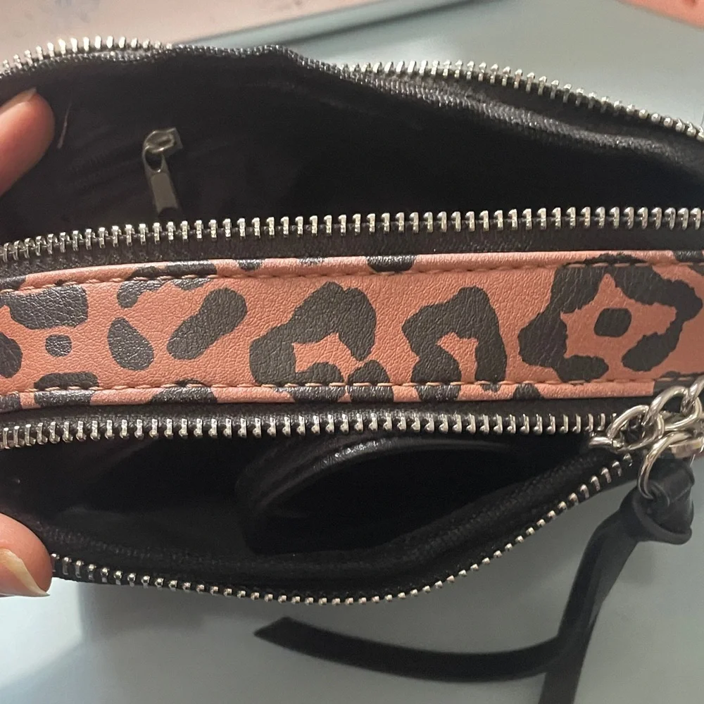 Madden Girl Leopard Print Crossbody Bag - Picture 3 of 6